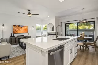 Photo #4: 6805078 Listing 