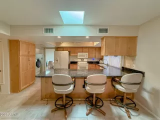 Photo #4: 6805181 Listing