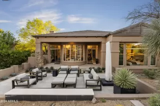 Photo #2: 6805367 Listing
