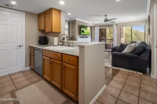 Photo #4: 6805405 Listing