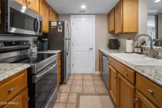 Photo #6: 6805405 Listing
