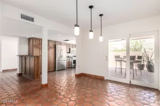 Photo #6: 6805684 Listing