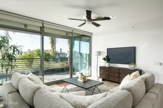 Photo #6: 6805706 Listing 