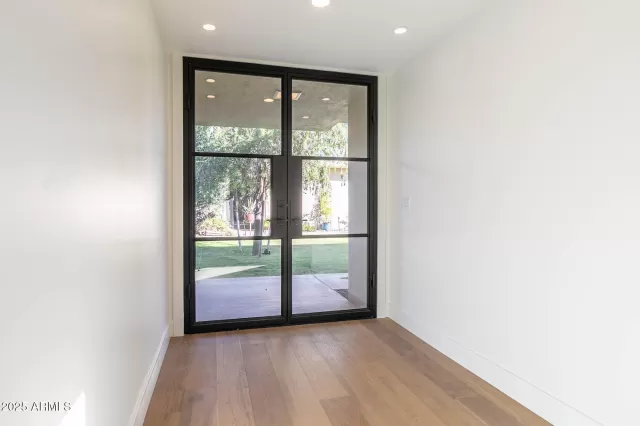 MLS: 6805895 Condo For Sale