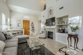 Photo #3: 6805996 Listing
