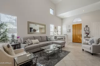 Photo #5: 6805996 Listing