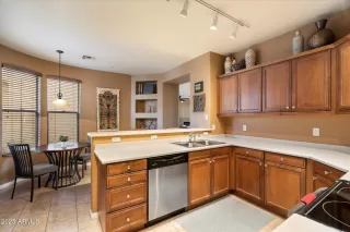 Photo #4: 6806040 Listing