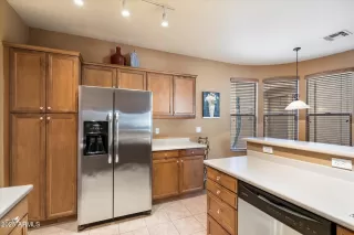 Photo #5: 6806040 Listing