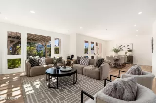 Photo #4: 6806138 Listing