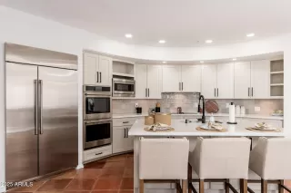 Photo #6: 6806138 Listing