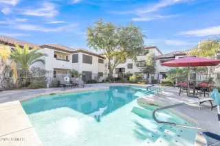 Photo #6: 6806167 Listing 