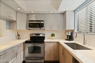 Photo #6: 6806441 Listing