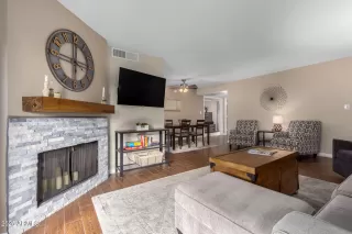 Photo #5: 6806467 Listing 