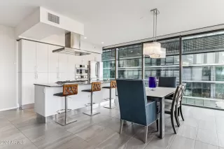 Photo #6: 6806547 Listing