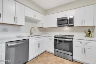 Photo #5: 6806567 Listing 