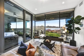 Photo #6: 6806600 Listing