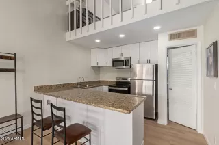 Photo #6: 6806628 Listing