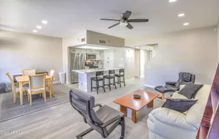 Photo #3: 6806634 Listing 