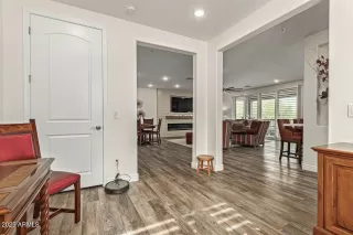 Photo #5: 6806670 Listing 