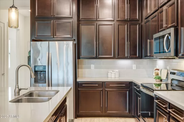 MLS: 6806716 Condo For Sale