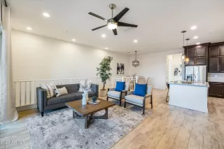 Photo #4: 6806716 Listing