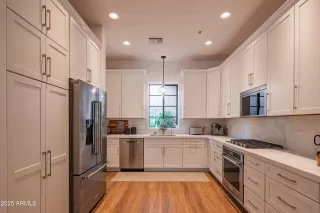 Photo #1: 6806844 Listing