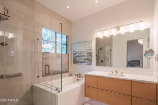 Photo #2: 6806844 Listing