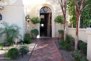 Photo #3: 6807122 Listing