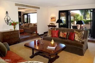 Photo #6: 6807122 Listing