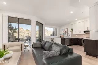 Photo #2: 6807220 Listing