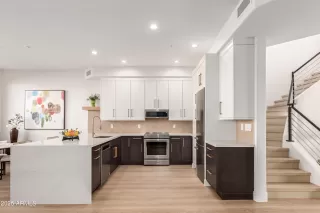 Photo #3: 6807220 Listing