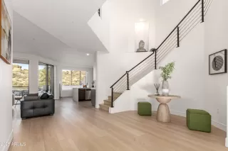 Photo #5: 6807220 Listing