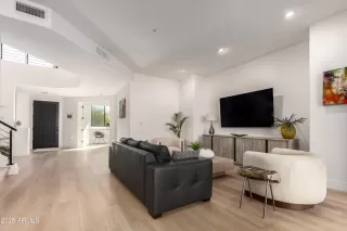 Photo #6: 6807220 Listing