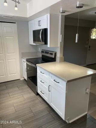 Photo #3: 6807267 Listing 