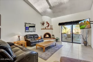 Photo #2: 6807353 Listing