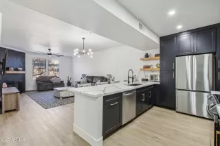 Photo #6: 6807360 Listing 