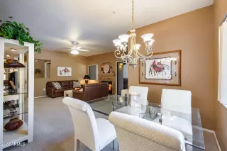 Photo #5: 6807448 Listing