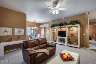 Photo #6: 6807448 Listing