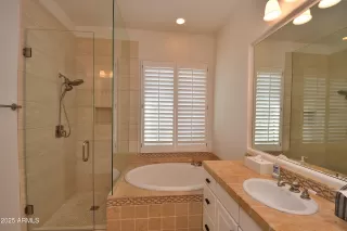 Photo #6: 6807493 Listing