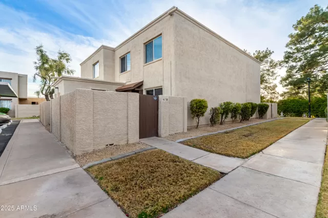 MLS: 6807516 Condo For Sale