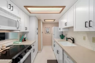 Photo #5: 6807516 Listing