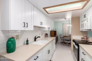 Photo #6: 6807516 Listing