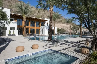 Photo #2: 6807648 Listing