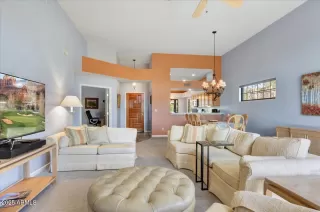 Photo #5: 6807697 Listing