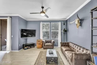 Photo #3: 6807826 Listing