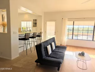 Photo #2: 6807908 Listing