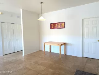 Photo #5: 6807908 Listing