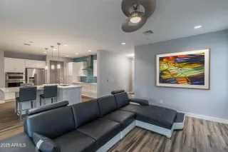 Photo #4: 6808073 Listing 