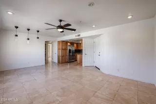 Photo #4: 6808083 Listing