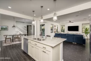 Photo #4: 6808109 Listing